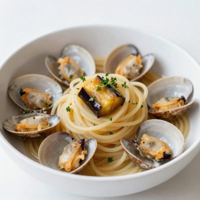 Linguine con vongole e melanzane