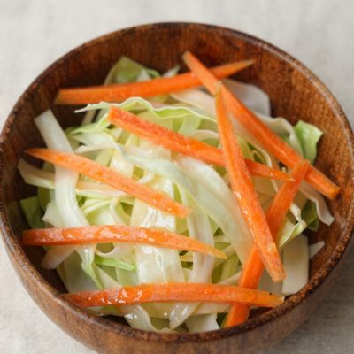 Insalata di carote e cavolo verza