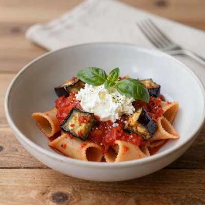 Rotelle con melanzane e ricotta salata