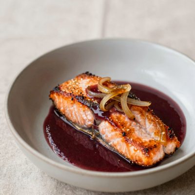 Salmone con salsa al vino rosso