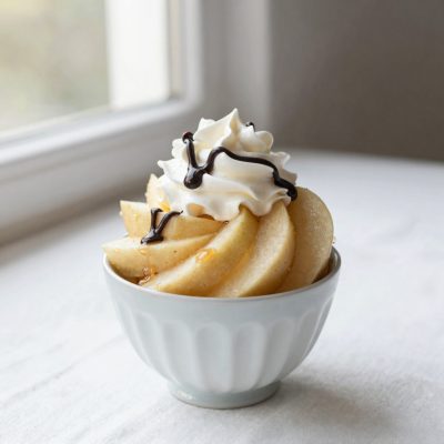 Delizia alle mele con panna montata