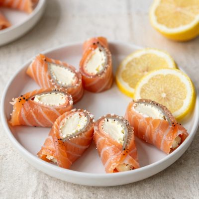 Involtini di salmone affumicato al formaggio