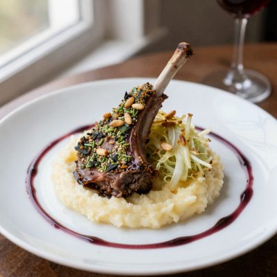 Costolette d’agnello alle erbette
