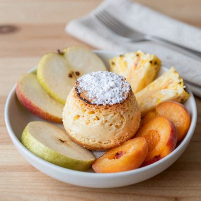 Soufflé alla ricotta e frutta