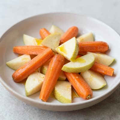 Insalata di carote e mele