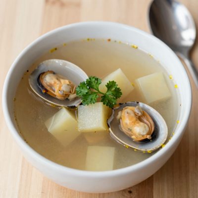 Zuppa di cozze e vongole allo zafferano